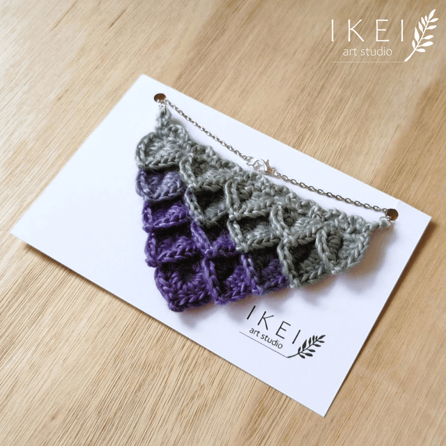 Mermaid necklace grey-purple